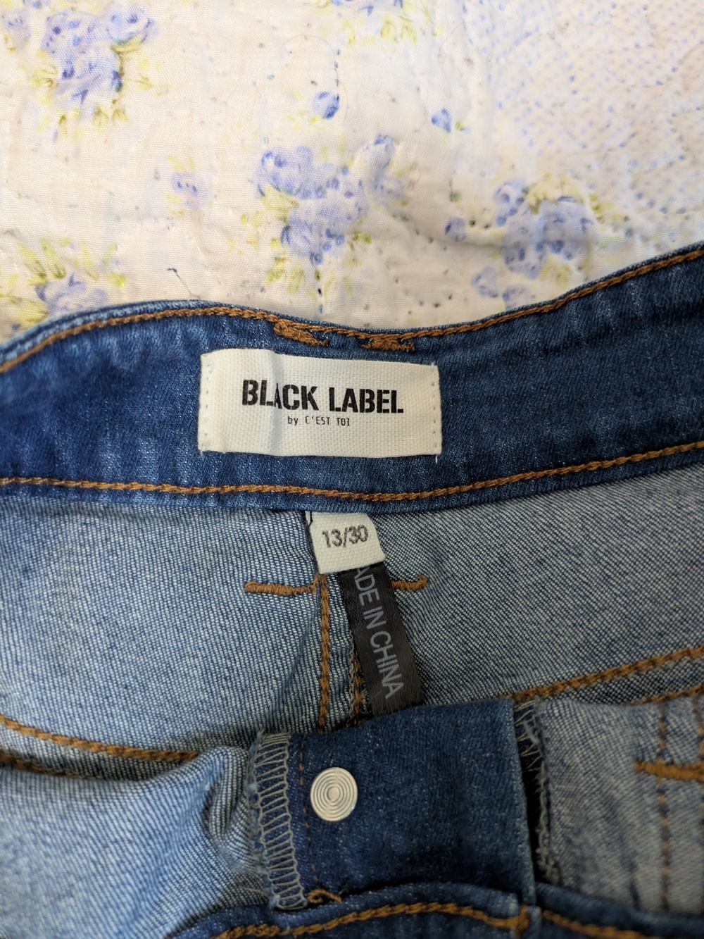 Black Label Light Blue Women's Jeans - Classic Mid Wash